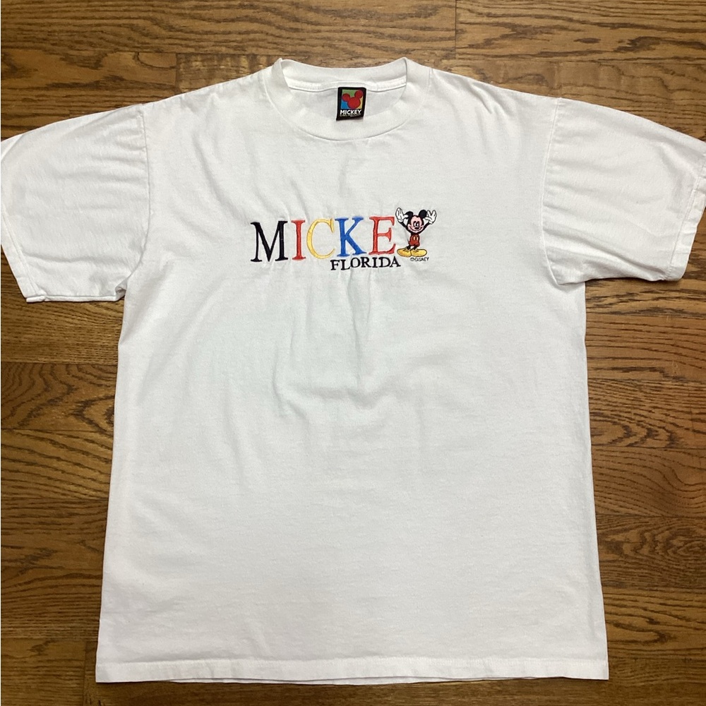 Vintage Embroidered Mickey crewneck T-shirt. Size Large. Unisex